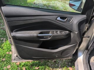 2017 Ford Escape SE - Driver's Front Door Image
